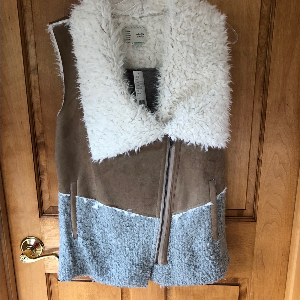 Anthropologie size Medium NWT vest